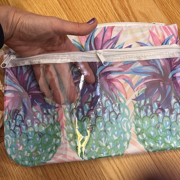 Canvas beach carryall. - Picture 6 of 9